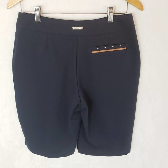 Tail navy golf bermuda shorts with studs and tan stripe details. Like new Sz 6 - Picture 3 of 7